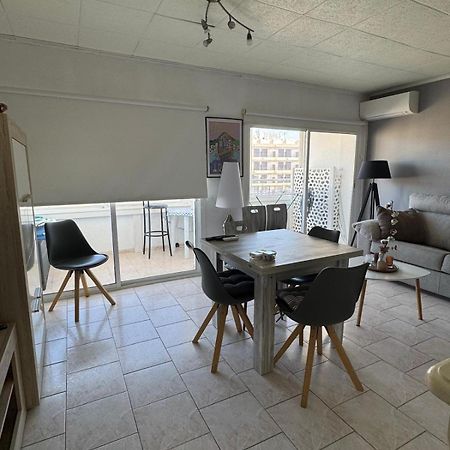 Appartement Premiere Ligne De Mer Avec Piscine Ρόζες Εξωτερικό φωτογραφία
