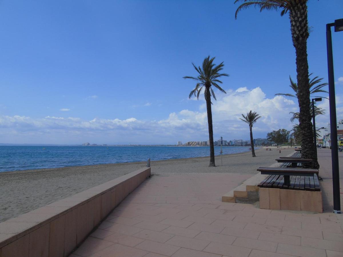 Appartement Premiere Ligne De Mer Avec Piscine Ρόζες Εξωτερικό φωτογραφία