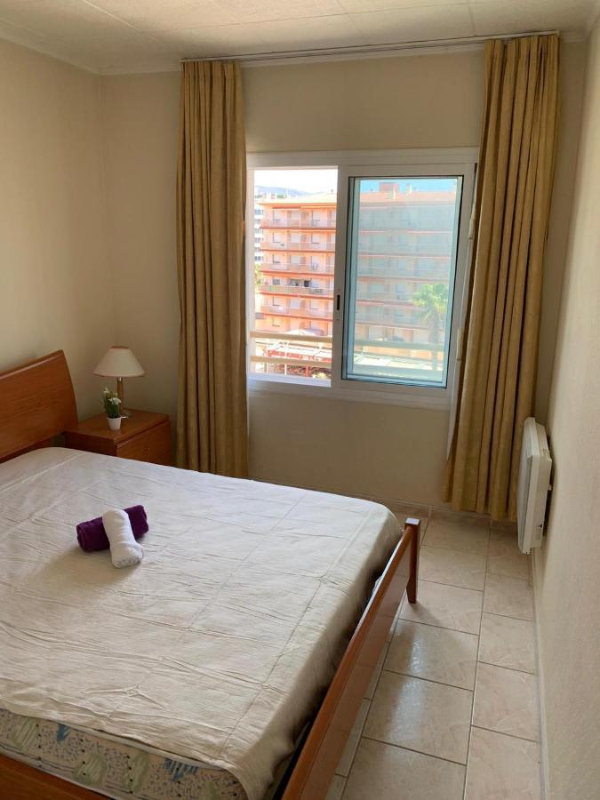 Appartement Premiere Ligne De Mer Avec Piscine Ρόζες Εξωτερικό φωτογραφία